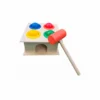 caja-mesa-con-bolas-y-martillo-juguete-de-madera-montessori-para-el-desarrollo-cognitivo-en-bebes-y-niños-thebukids Juguete Hammer Base con base de madera, bolas de colores y martillo para niños, ideal para desarrollo motriz y coordinación.