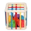 cubo-clasificador-formas-sensorial-bebe-3.jpg Vista frontal del cubo clasificador de formas sensorial para bebés, marca Cecile